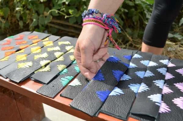 Finished products: bracelets made by women in Alto Salaverry